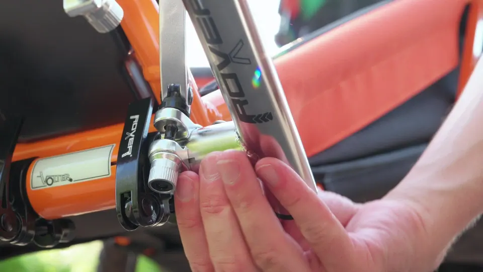 Detail skládacího kloubu xRover